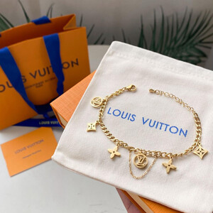 اسوارة نسائية انيقة من ماركة -لويس فيتون