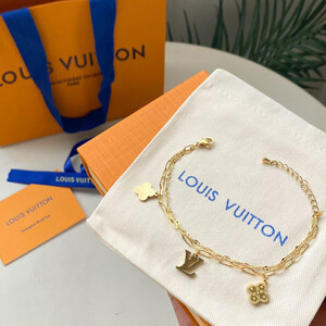 اسوارة نسائية من ماركة - لويس فيتون