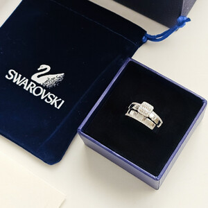 خاتم نسائي انيق من سواروفسكي - فضي