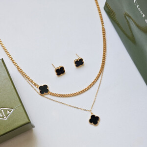 طقم سلسال وحلق من فان كليف Van Cleef