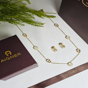 طقم انيق من ماركة اقنر AIGNER