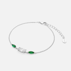 ‎ اسوارة نسائية أنيقة باللون الفضي