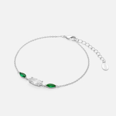 ‎ اسوارة نسائية أنيقة باللون الفضي