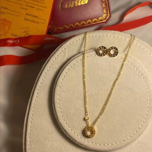 طقم سلسال وحلق من كارتير