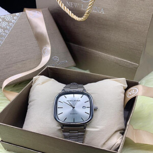 ساعة نيو لاتينا 940019